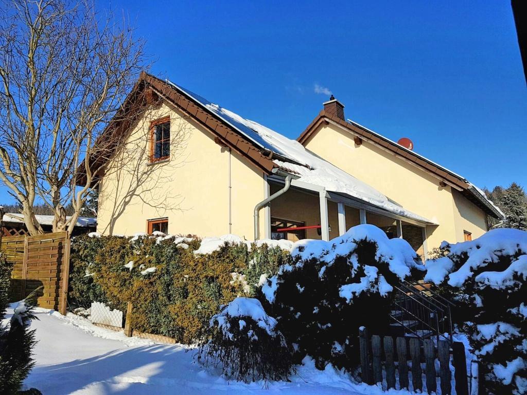 Apartment With Views Of The Ore Mountains Oelsnitz  Exterior photo